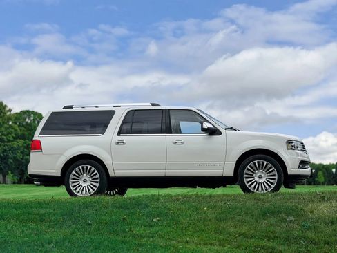 Used 2015 Lincoln Navigator L 4WD w/ Equipment Group 101A Reserve image 7