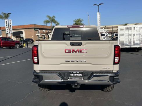 New 2026 GMC Sierra 1500 SLE w/ Preferred Package image 5