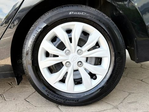 Used 2019 Hyundai Accent SE FWD image 43