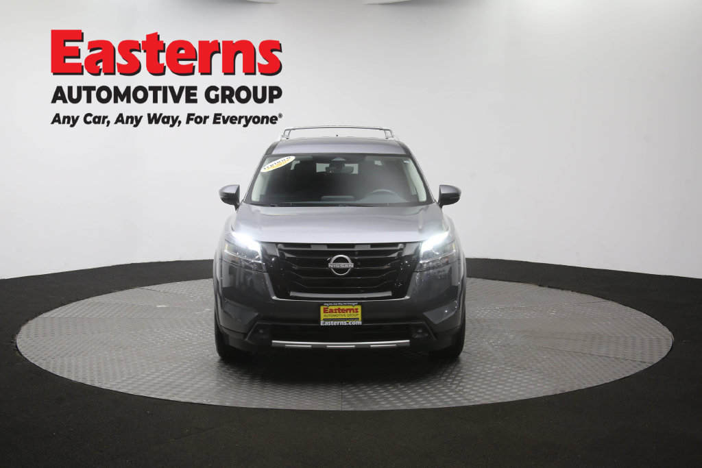 Used 2024 Nissan Pathfinder SL w/ Black Appearance Package AWD/4WD image 56