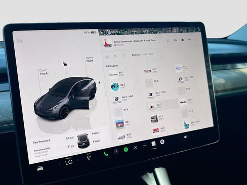 Used 2023 Tesla Model Y Performance AWD/4WD image 15