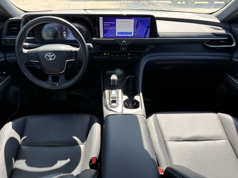 Used 2025 Toyota Crown image 14