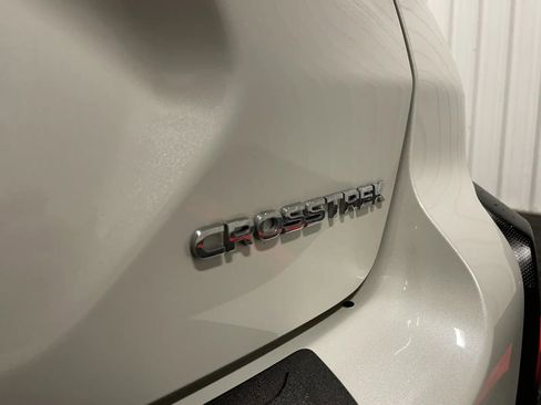 Used 2024 Subaru Crosstrek 2.0i Premium image 17