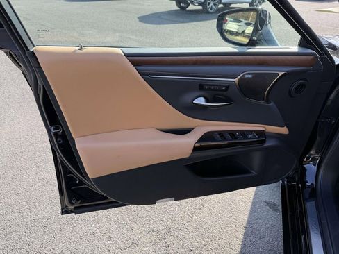 Used 2024 Lexus ES 300h Ultra Luxury image 13