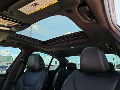 Used 2025 BMW 330i Sedan image 10