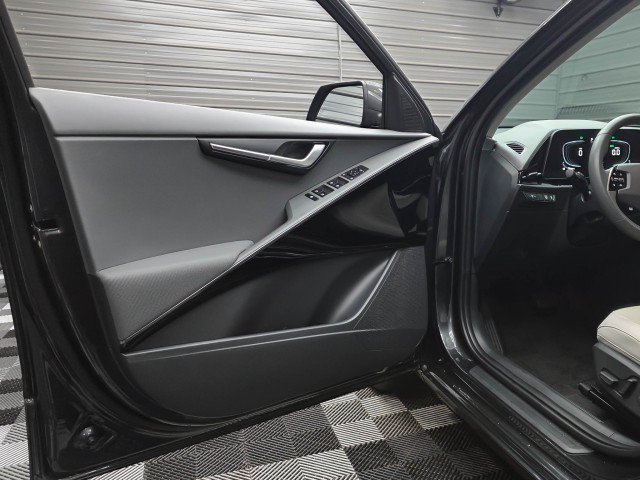 Used 2024 Kia Niro EX FWD image 32