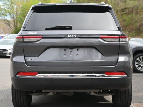 Used 2024 Jeep Grand Cherokee Limited 4xe w/ Trailer Tow Package AWD/4WD image 6