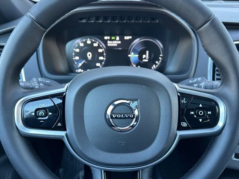 Used 2022 Volvo XC90 T8 R-Design image 26