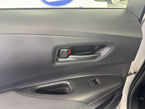 Used 2022 Toyota Corolla LE FWD image 30