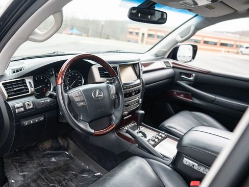 Used 2015 Lexus LX 570 4WD image 29