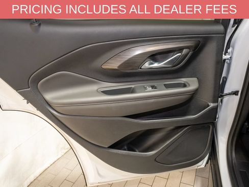 Used 2023 GMC Terrain SLT AWD/4WD image 10