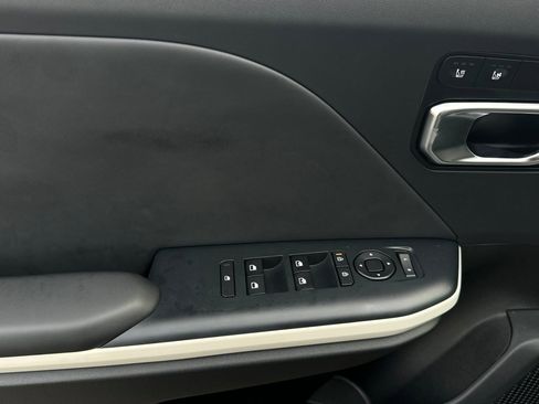Used 2025 Kia K4 GT-Line Turbo image 11