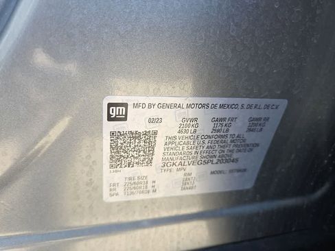 Used 2023 GMC Terrain SLT w/ Tech Package image 24