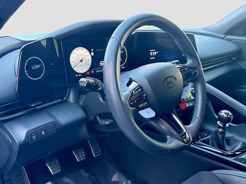 Used 2025 Hyundai Elantra N image 9