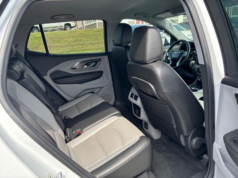 Used 2024 GMC Terrain SLT FWD image 13