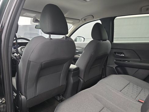 Used 2025 Nissan Kicks SV image 30