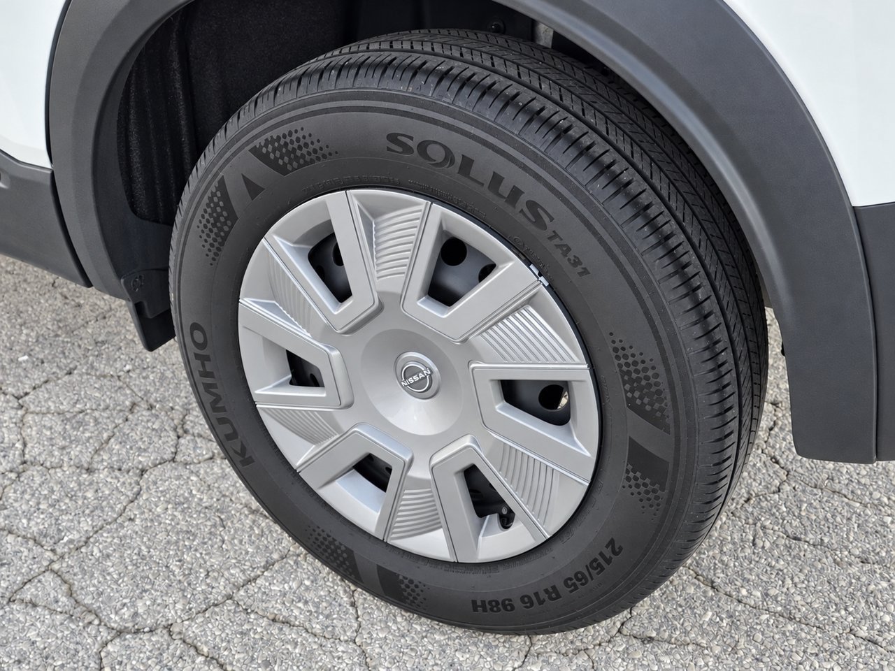 Used 2025 Nissan Kicks S FWD image 10