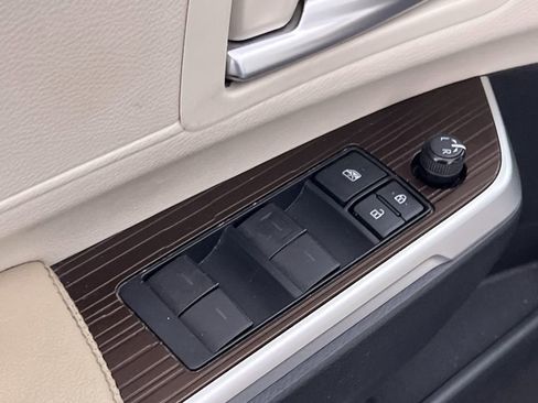 Used 2021 Toyota Sienna XLE image 13