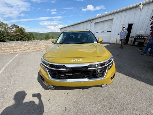 Used 2024 Kia Seltos SX w/ SX Sunroof Package AWD/4WD image 8