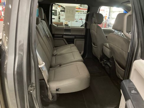 Used 2019 Ford F150 XLT w/ Equipment Group 302A Luxury AWD/4WD image 8