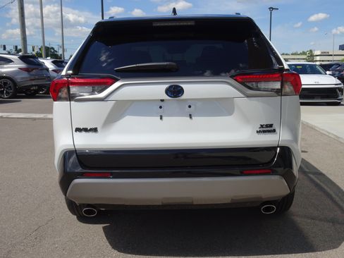Used 2024 Toyota RAV4 XSE w/ Weather Package AWD/4WD image 4