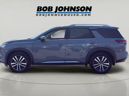 Used 2022 Nissan Pathfinder Platinum w/ Cargo Package AWD/4WD image 3