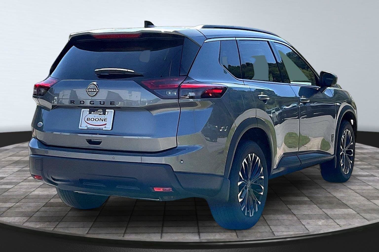 Certified 2026 Nissan Rogue Dark Armor FWD image 13