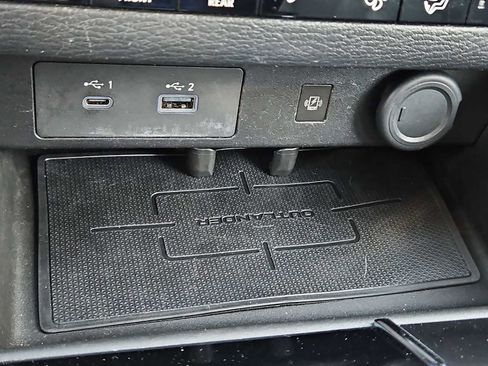 Used 2022 Mitsubishi Outlander SE image 31