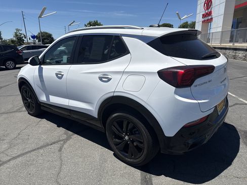 Used 2024 Buick Encore GX Sport Touring FWD image 3