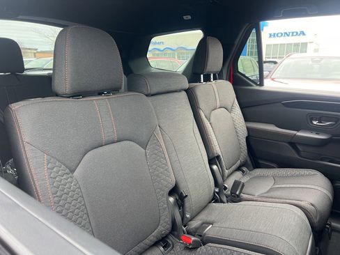 New 2025 Honda Pilot Sport image 15