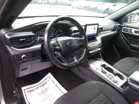 Used 2020 Ford Explorer XLT w/ Comfort Package AWD/4WD image 18