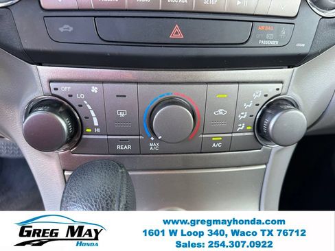 Used 2012 Toyota Highlander FWD w/ Tech Pkg image 20
