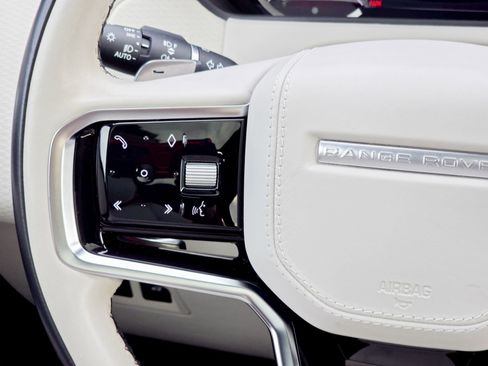Used 2023 Land Rover Range Rover Velar R-Dynamic S image 40