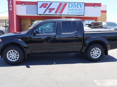 Used 2017 Nissan Frontier SV w/ SV Value Truck Package RWD image 4