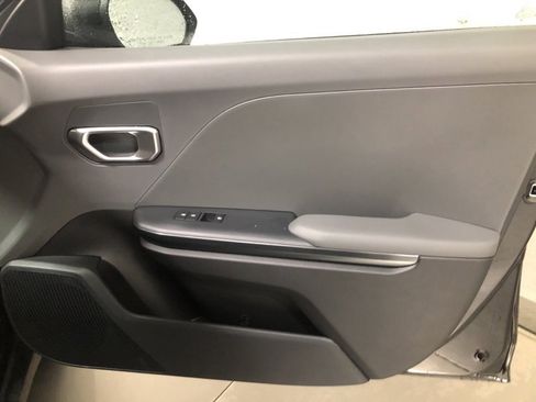 New 2025 Kia K4 LX image 14