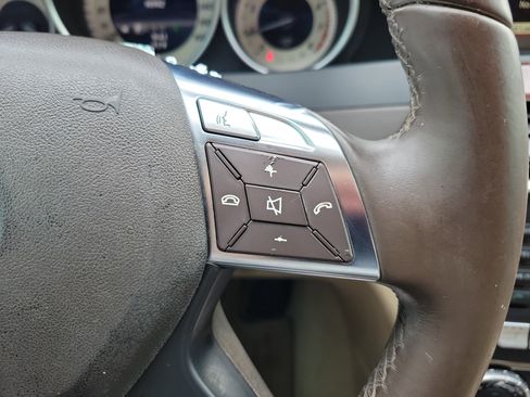 Used 2013 Mercedes-Benz C 250 Sedan image 27