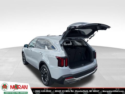 Used 2025 Kia Sorento S image 27