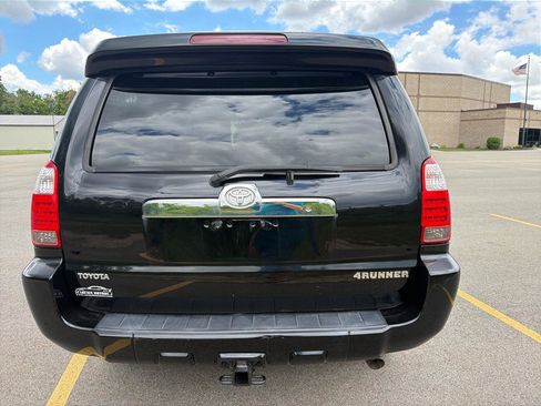 Used 2006 Toyota 4Runner SR5 AWD/4WD image 6