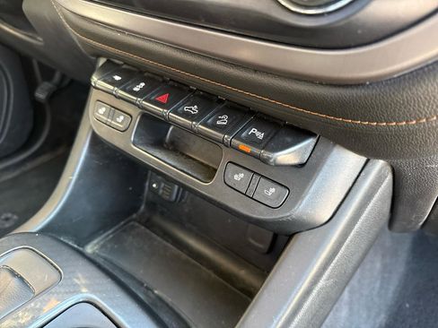 Used 2021 GMC Canyon AT4 AWD/4WD image 14