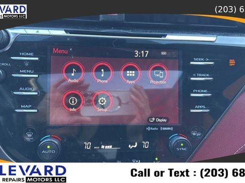 Used 2019 Toyota Camry XSE image 16