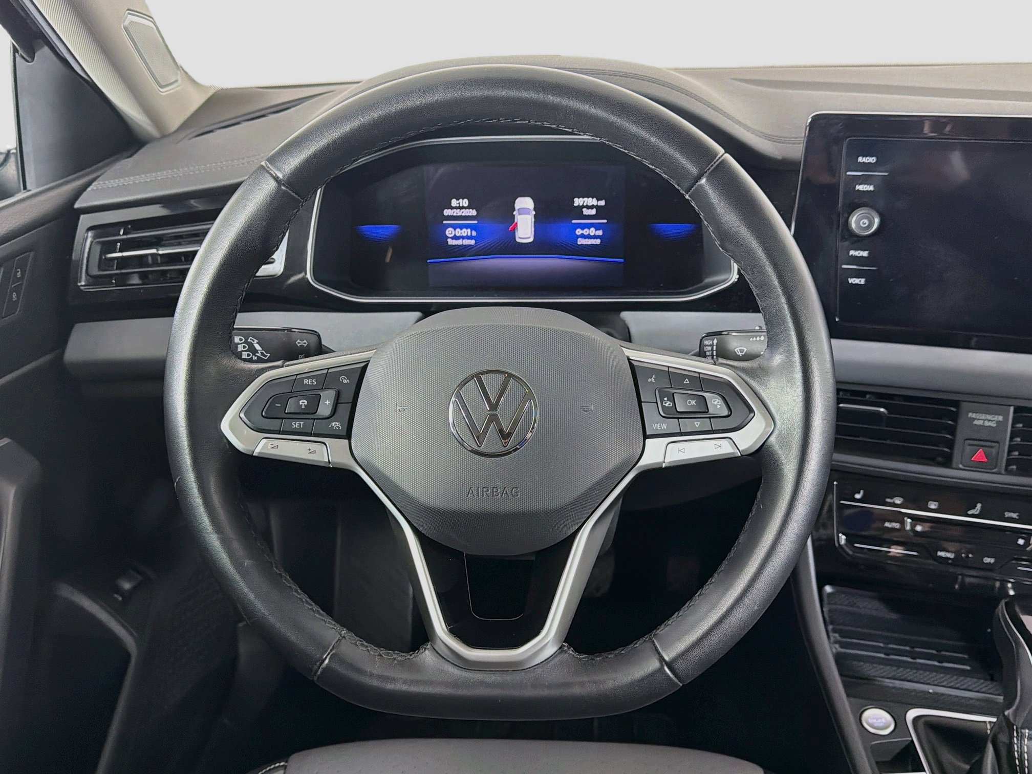 Used 2025 Volkswagen Jetta SE FWD image 18