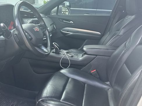 Used 2020 Cadillac XT4 Premium Luxury image 6