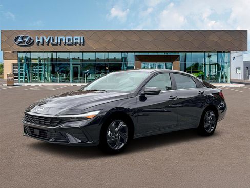 New 2026 Hyundai Elantra SEL Sport Premium FWD image 2