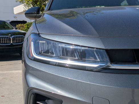 Certified 2025 Volkswagen Jetta Sport FWD image 9