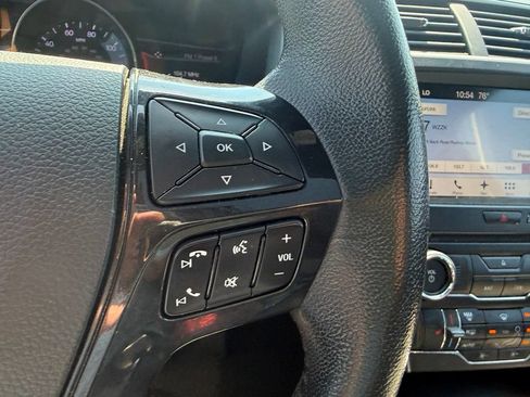 Used 2017 Ford Explorer XLT w/ Equipment Group 202A FWD image 14