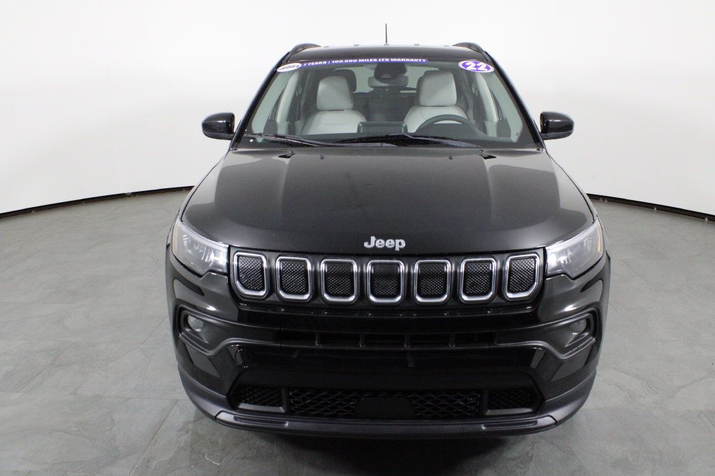 Used 2022 Jeep Compass Latitude FWD image 12