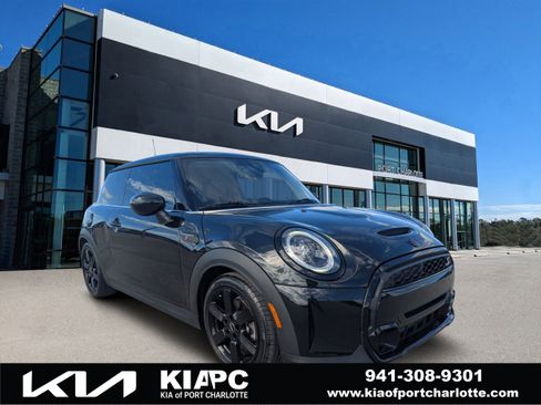 Used 2024 MINI Cooper S image 1