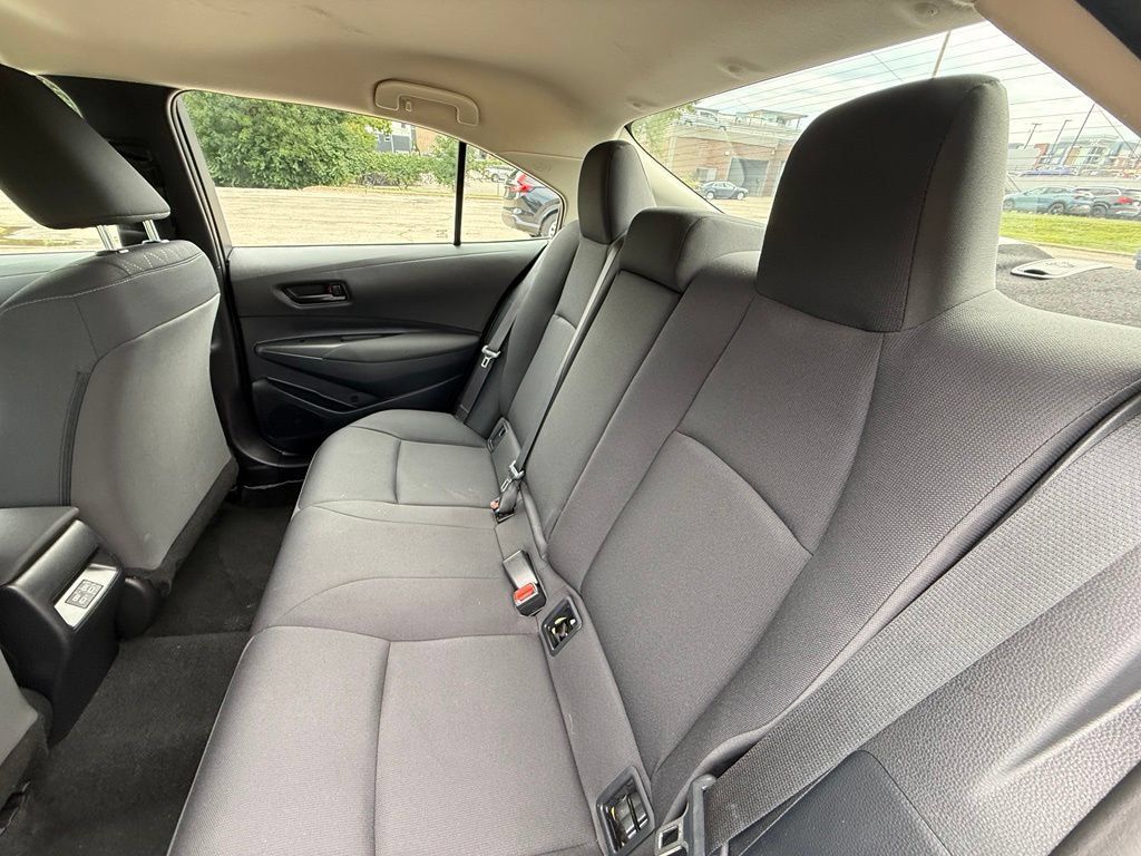 Used 2025 Toyota Corolla LE FWD image 8