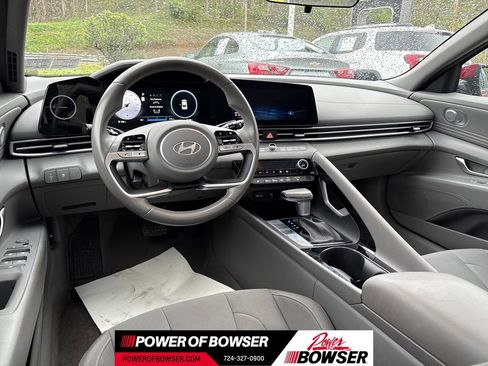 Used 2025 Hyundai Elantra SEL FWD image 11