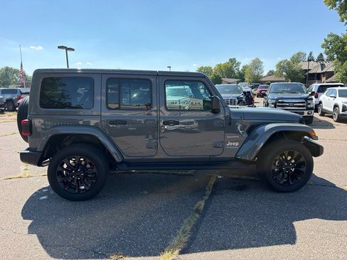 Used 2022 Jeep Wrangler Unlimited Sahara w/ Cold Weather Group AWD/4WD image 5